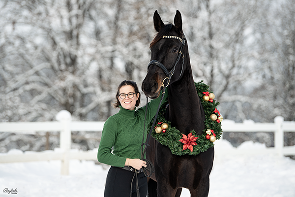 Pferdefotografie Weihnachtskranz Schnee Fotoshooting Ponyliebe